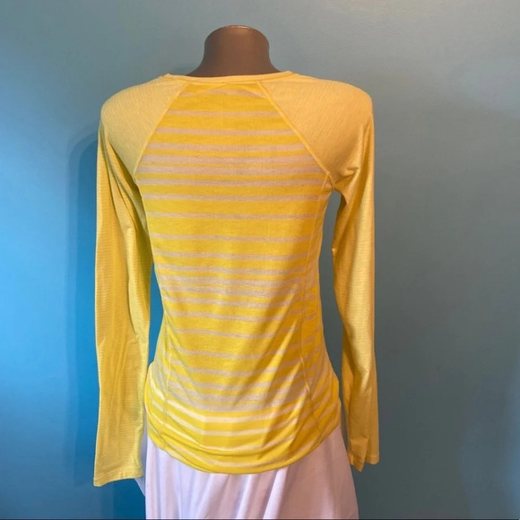 💥5/$25 Diadora‎ striped long sleeve  top - Picture 3 of 5